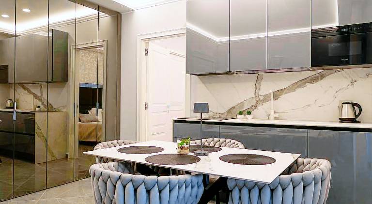 Serviced apartment with patio & hot tub — photo 2