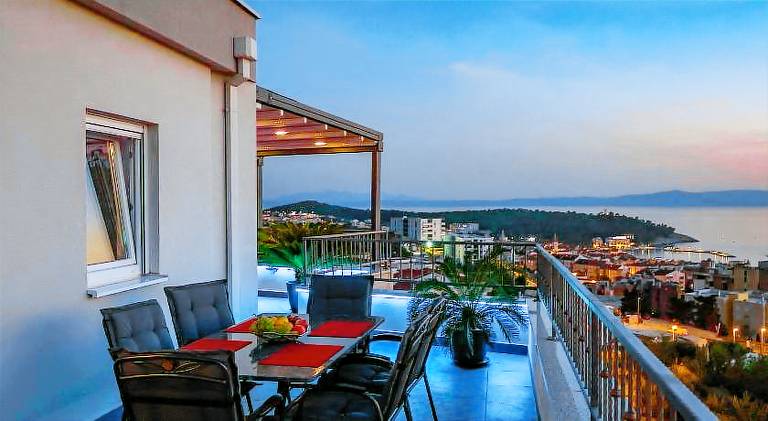 Holiday apartment with hot tub — photo 3