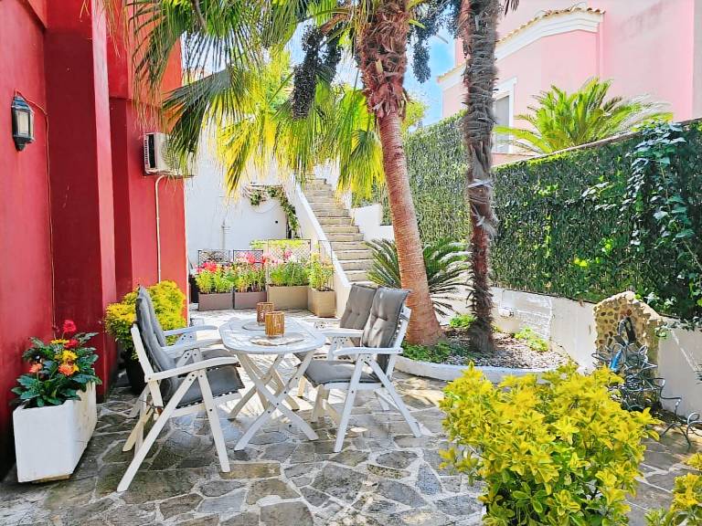 Children-friendly beautiful apartment with BBQ & garden | Garden view | Pets allowed — photo 2