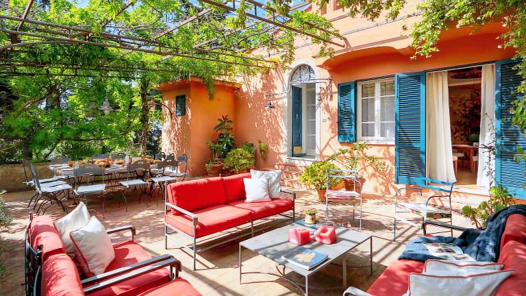 Family-friendly spacious villa with garden, terrace & private pool | Garden view | Suitable for remote work | Pet-friendly — photo 2