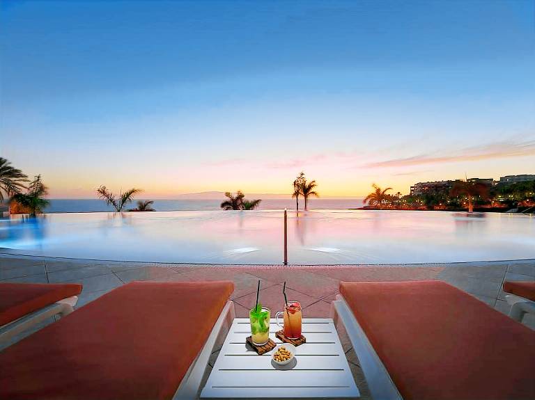 Family-friendly holiday apartment with pool, sauna & patio | Next to the beach | Dogs allowed — photo 2