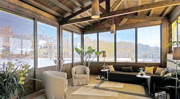 House with garden, terrace & jacuzzi — photo 3