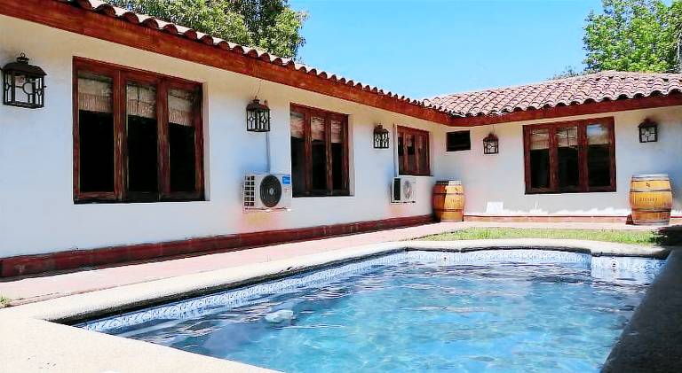 Tierra y Vino al lado del casino y museo tu mejor opcion