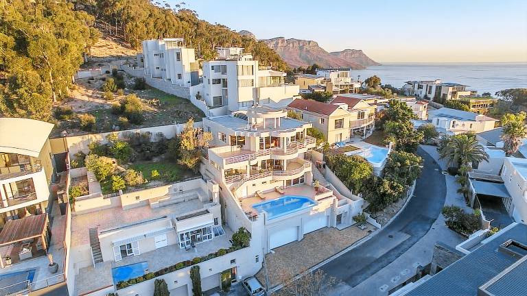 Villa Bantry Bay