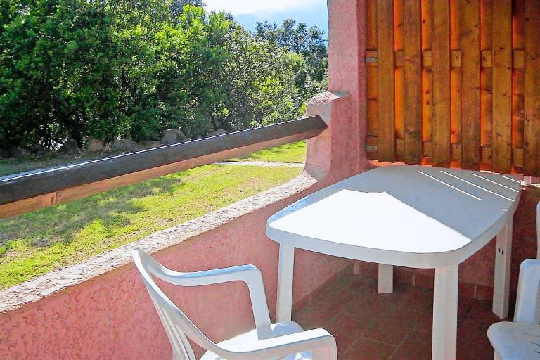 Holiday apartment with garden & pool — photo 5