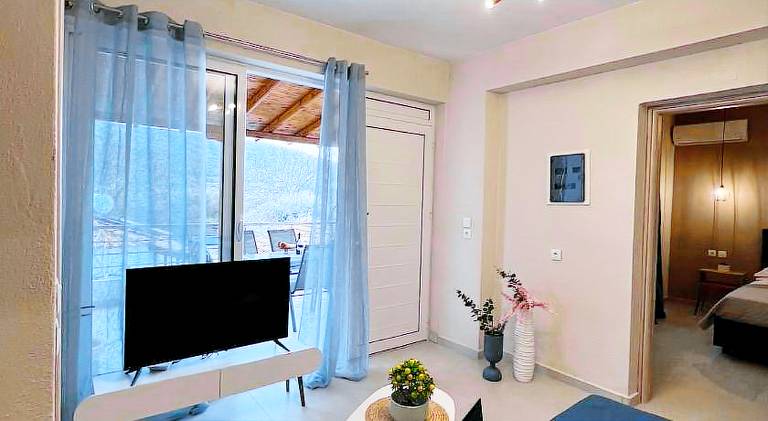 Veni's Apartments — photo 2