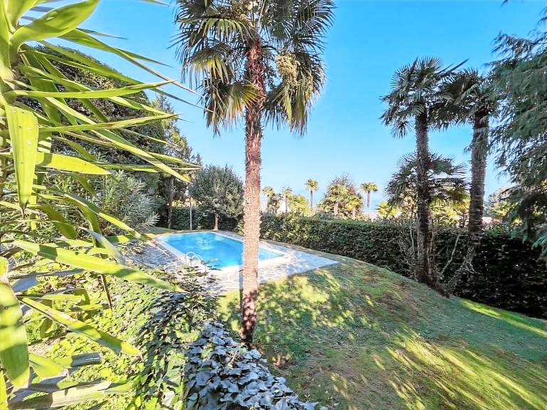 Ferienwohnung mit Hund in Lesa für max. 4 Personen Ferienwohnung mit Hund in Lesa für max. 4 Personen