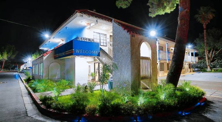 Motel 6 & Studio 6 Barstow — photo 2