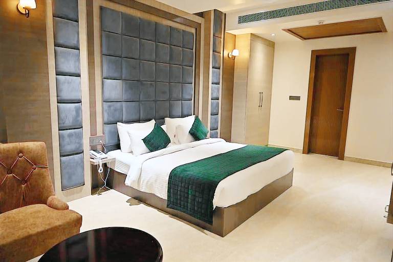 Hotel Gold In Leaf