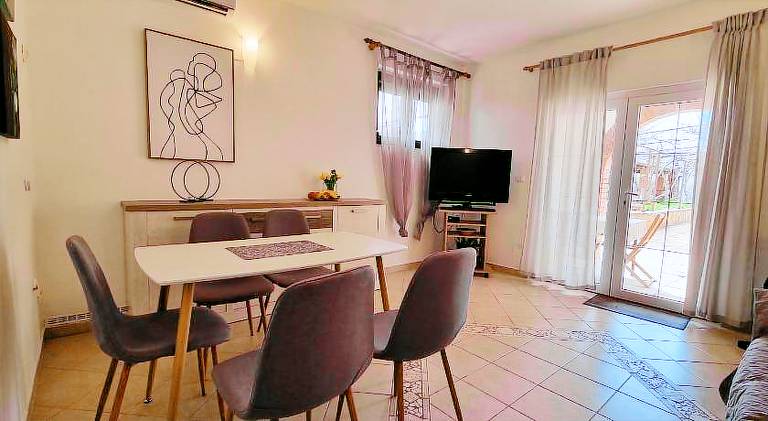Holiday apartment with 2 rooms for 5 persons — photo 3