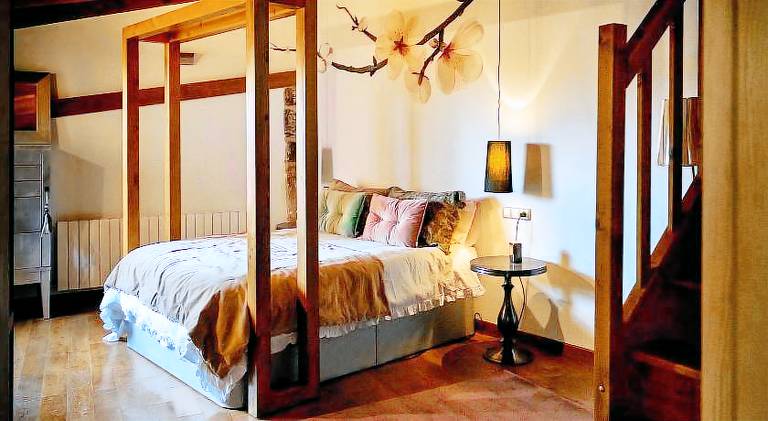 Hotel Rural Flor de Almendro in Huesca