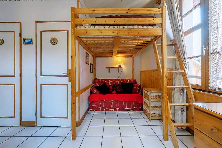 Holiday apartment with grill & fast internet | City view — photo 2