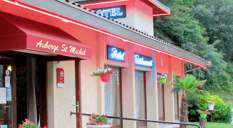 AUBERGE SAINT MICHEL in Gieres