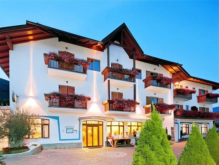 Hotel Landgasthof Weingut Seeperle in Caldaro Sulla Strada del Vino