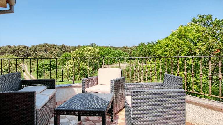 Villa with pool & barbeque — photo 4