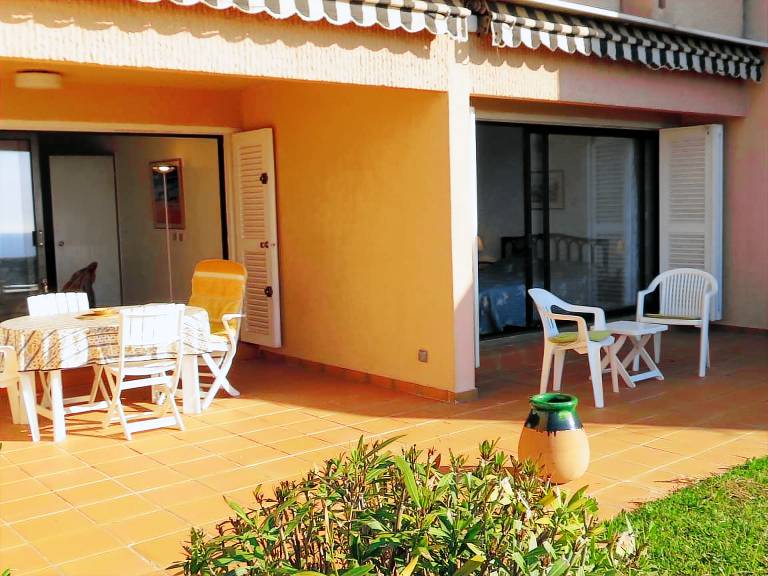 Fully equipped apartment with pool & garden | Pet-friendly — photo 3