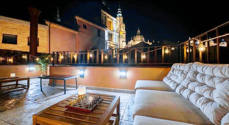 Downtown ChillOut Housing Cathedral Alcazar Views Toledo in Toledo