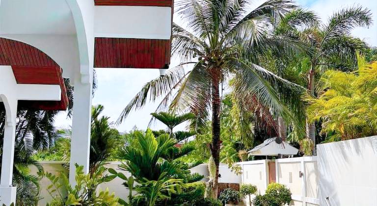 Charming villa with jacuzzi & pool | Dogs allowed — photo 3