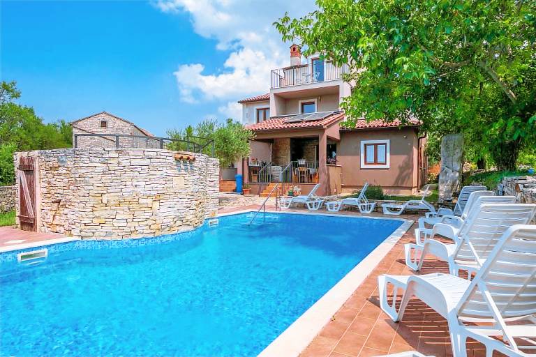 Ferienhaus in Cukrići, Gajana f&uuml;r max. 12 Personen, 
