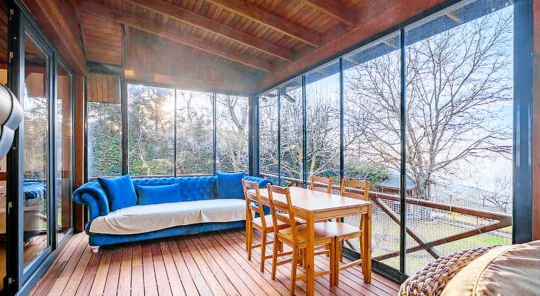 Chalet with garden — photo 4