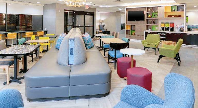 Home2 Suites by Hilton Indianapolis Airport — photo 2