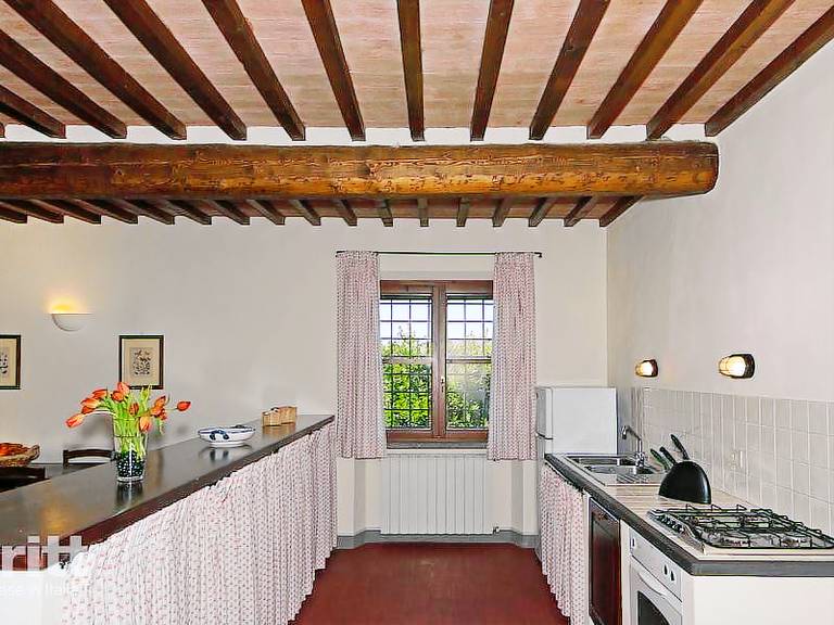 Fully equipped lovely house with patio, garden & private pool | Pets allowed — photo 4
