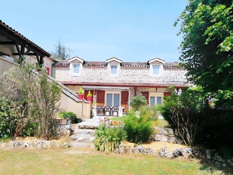 Fully equipped house with pool, sauna & garden | Garden view | Pet-friendly — photo 3