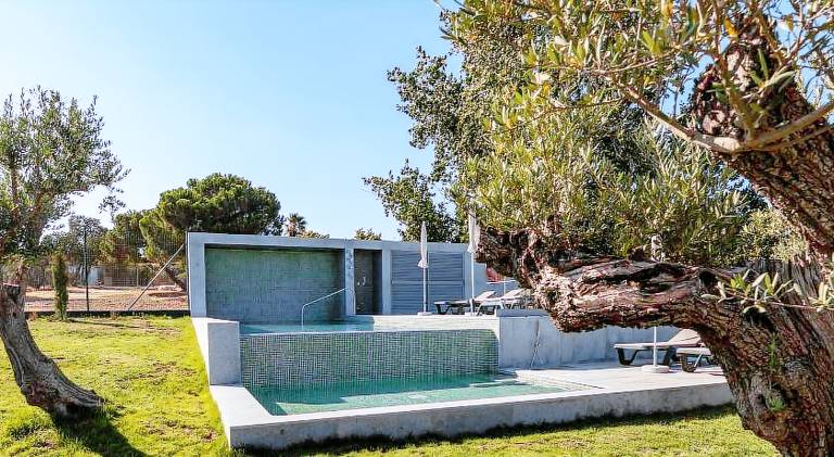 Villa with pool, BBQ & yard | Suitable for remote work | Dogs allowed — photo 5
