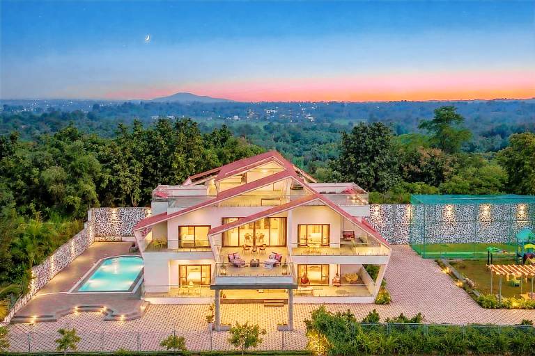 465 m&sup2; Villa