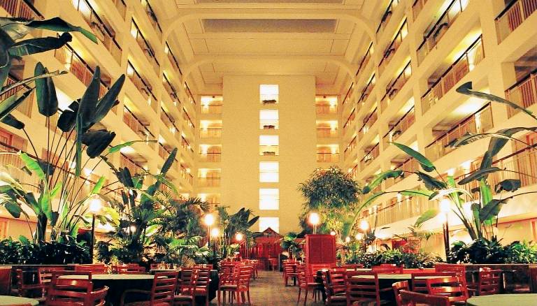 Embassy Suites by Hilton Chicago O'Hare Rosemont — photo 2