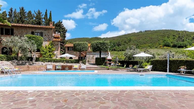 Family-oriented wonderful villa with patio, private pool & BBQ | Pool view | Pet-friendly — photo 2