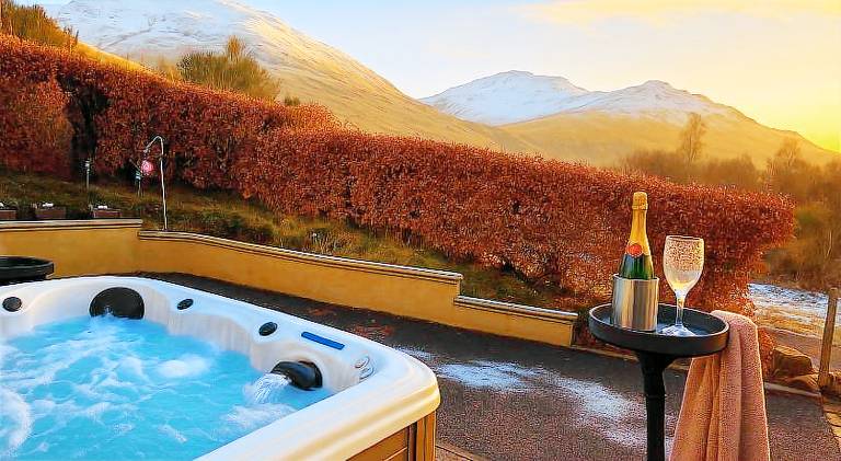 House with jacuzzi — photo 2