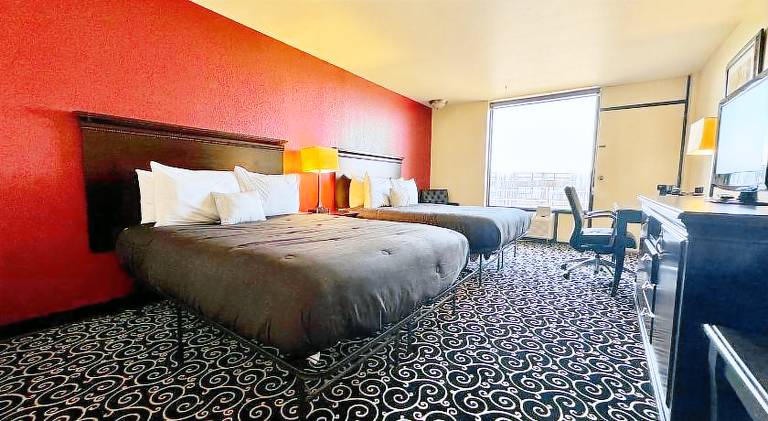FairBridge Inn Express Hiawatha — photo 2