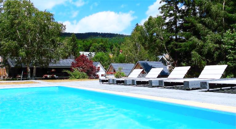 Vacation home with hot tub & pool — photo 3