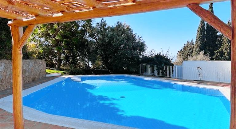 Villa with private pool, barbeque & patio — photo 3