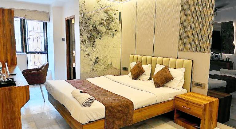 Aster Guest House in Alipur