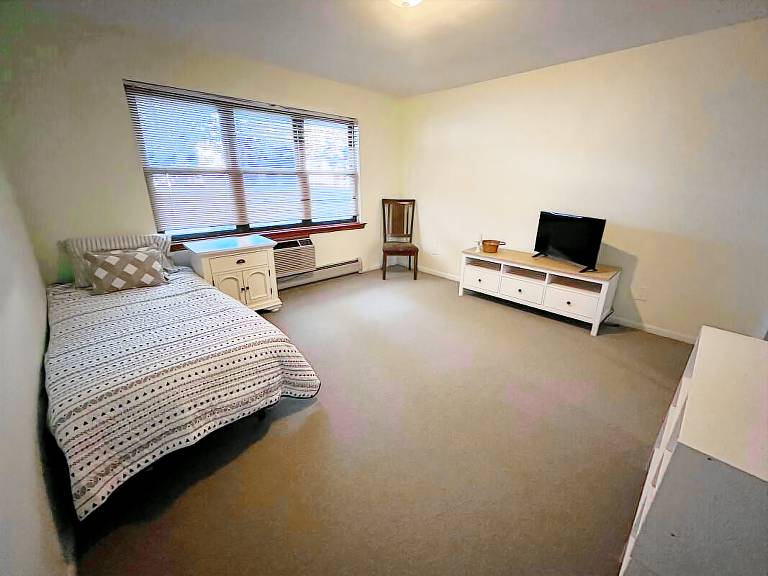 Private room  East Rutherford