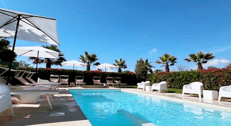 Holiday apartment with pool, jacuzzi & patio in Civitanova Marche