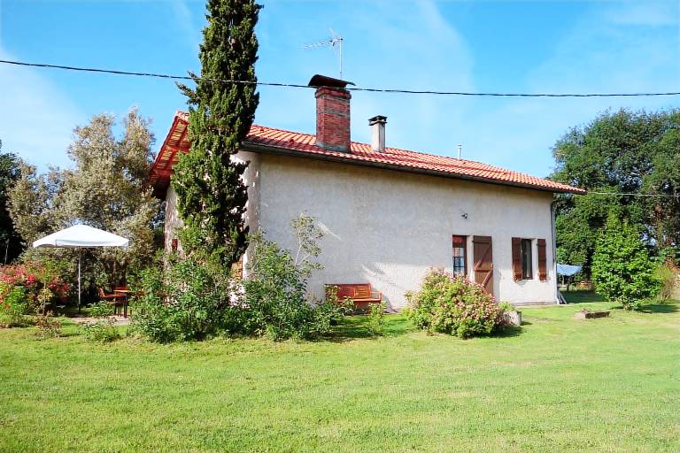 Gite with garden, terrace & barbeque — photo 2