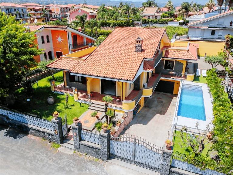 House with terrace, barbecue & private pool | Suitable for remote work | Pet-friendly — photo 4