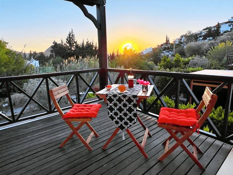 Family-friendly villa with garden & grill | Beach nearby | Pets allowed — photo 2