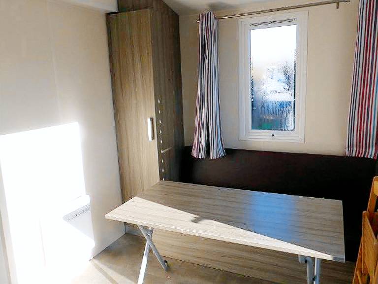 Mobile home with pool — photo 4