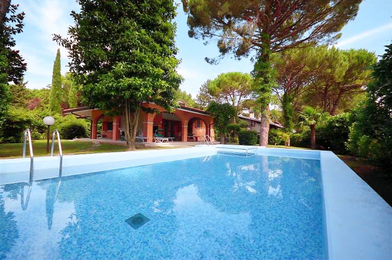 Villa with yard, terrace & barbecue | Pets are welcome — photo 5