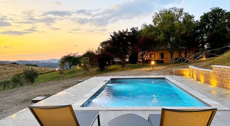 House with pool & jacuzzi | Pets allowed — photo 3