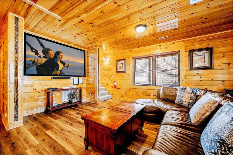 Blackjack: Theater, Gameroom, Hot Tub, Firepit — photo 5