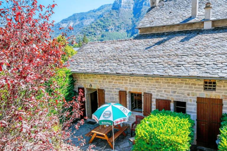 Charming gite with terrace & yard | Pets allowed — photo 3