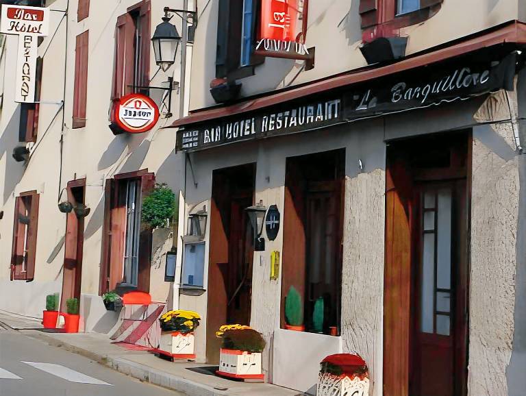 Logis Hotel Restaurant LA BARGUILLERE in Foix