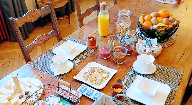 Beautiful serviced apartment with garden & patio | Dogs allowed — photo 4