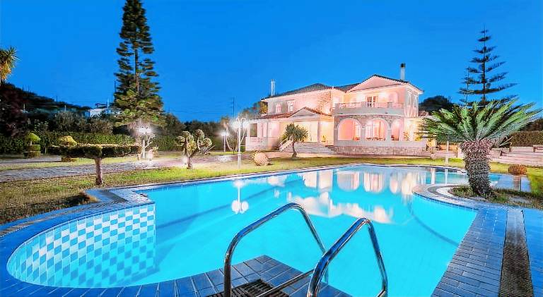 Ample villa with terrace, barbecue & private pool | Dogs allowed — photo 3