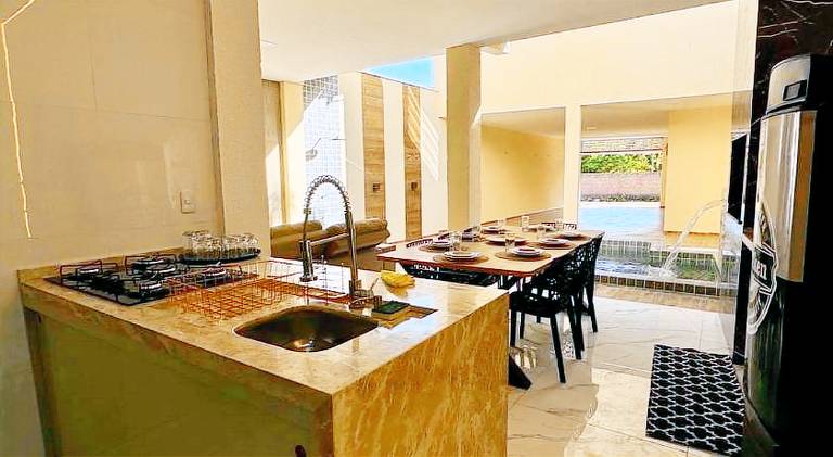 Vacation home with pool — photo 3